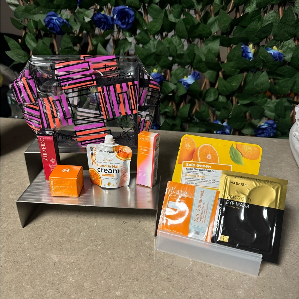 Shiseido Pouch Beauty Bundle